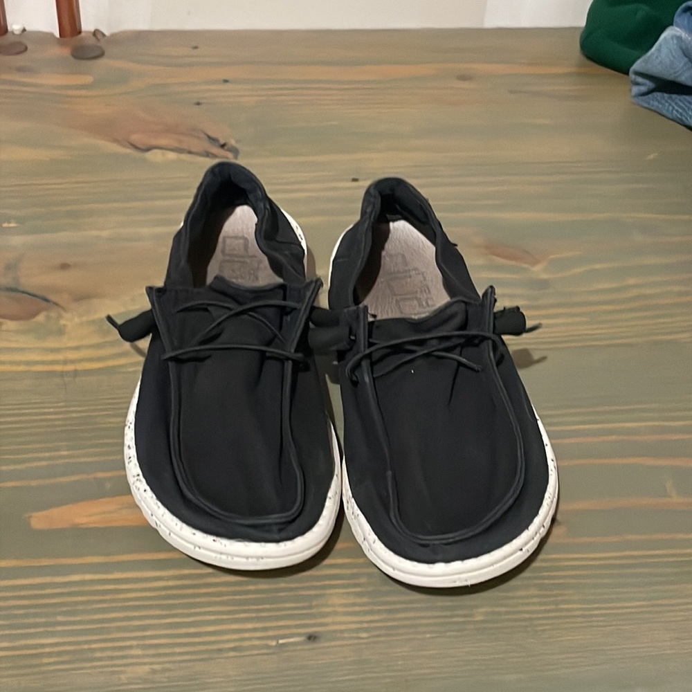 Women’s Hey Dude’s Size 8